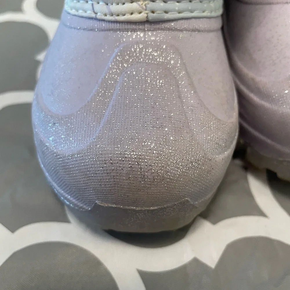 Frozen Themed Light Up Snow Boots Size Girls 9. Elsa, Anna, Disney